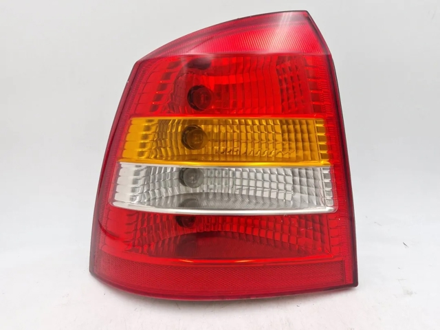 OPEL 9117402 Piloto trasero izquierdo  disponible Lugo