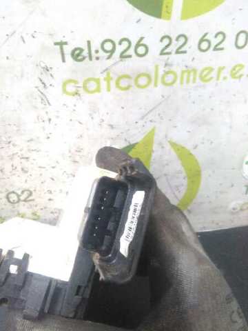PEUGEOT 9135EA Cerradura de puerta delantera derecha  en stock Salamanca