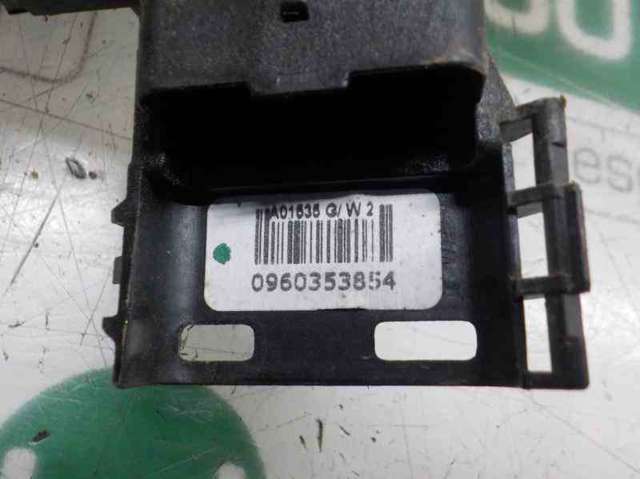 PEUGEOT 9135EA Cerradura de puerta delantera derecha  en stock Valencia