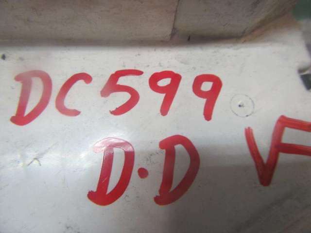 9135EA Cerradura de puerta delantera derecha  disponible Burgos
