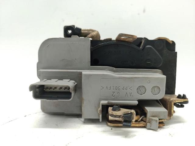 Cerradura de puerta delantera izquierda Peugeot 306  (7A)