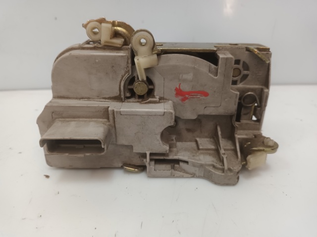 9135J1 PEUGEOT Cerradura de puerta delantera izquierda  disponible Alicante