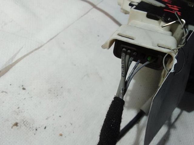 9136FE PEUGEOT Cerradura de puerta delantera derecha  en stock Gandía