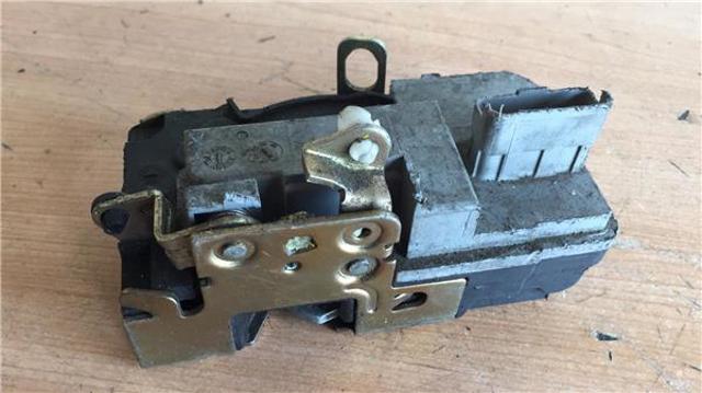 9136J0 PEUGEOT Cerradura de puerta delantera derecha  comprar en Jaén