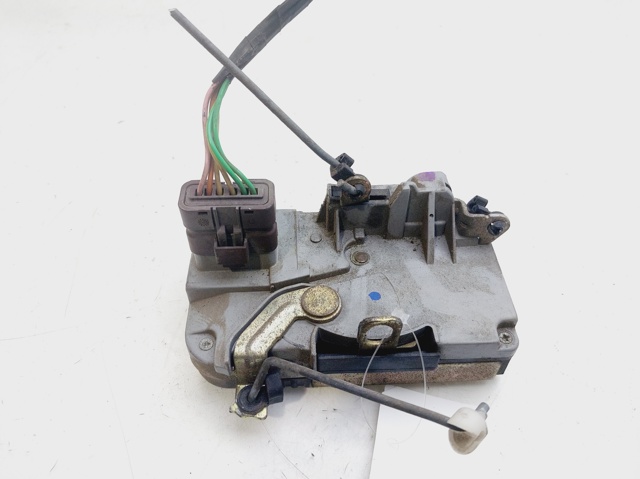 PEUGEOT 9136J1 Cerradura de puerta delantera derecha  disponible Valladolid