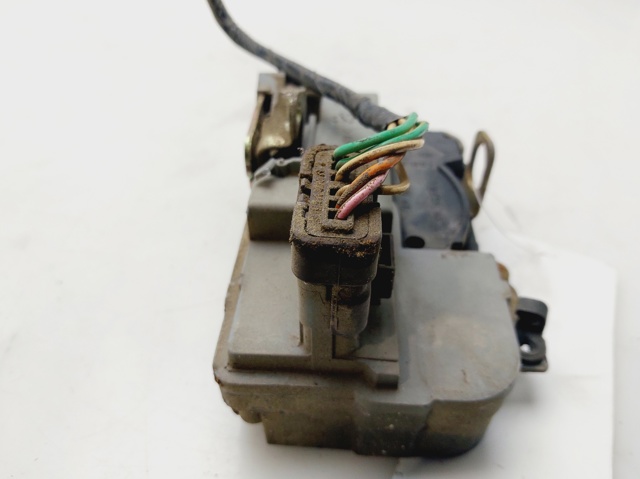 9136J1 Cerradura de puerta delantera derecha  disponible Utrera
