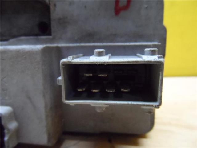 PEUGEOT 9136J2 Cerradura de puerta delantera derecha  en stock Terrassa