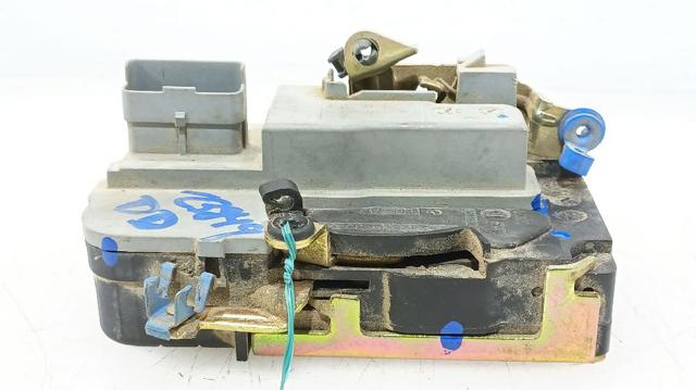 9136J4 Cerradura de puerta delantera derecha  en stock Sabadell