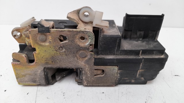 9136J4 PEUGEOT Cerradura de puerta delantera derecha  en stock Córdoba