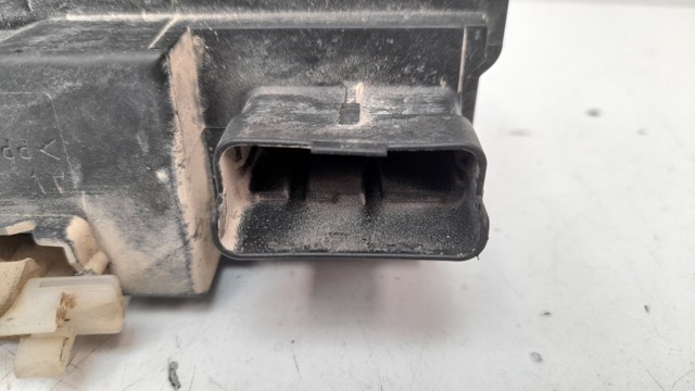 9136J4 Cerradura de puerta delantera derecha  en stock Sabadell