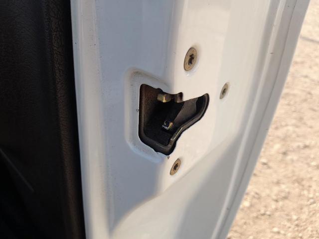 PEUGEOT 9136J4 Cerradura de puerta delantera derecha  en stock Salamanca