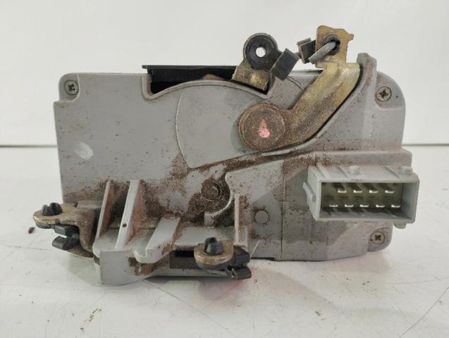 9136J6 Cerradura de puerta delantera derecha  en stock Granada
