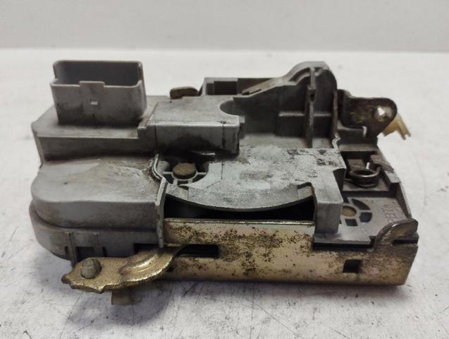 9136J9 PEUGEOT Cerradura de puerta delantera derecha  en stock Córdoba