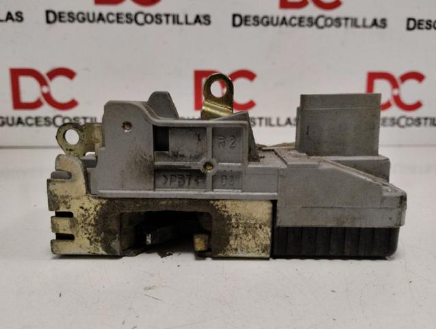 9136J9 Cerradura de puerta delantera derecha  disponible Málaga