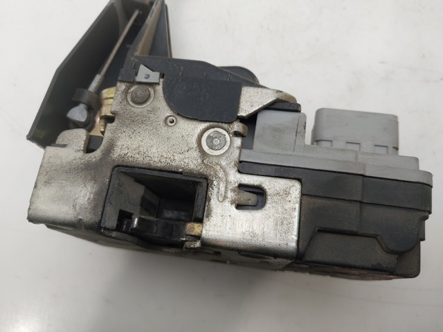 PEUGEOT 9136L2 Cerradura de puerta delantera derecha  disponible España