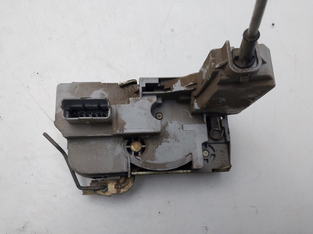 9136L2 Cerradura de puerta delantera derecha  disponible Málaga