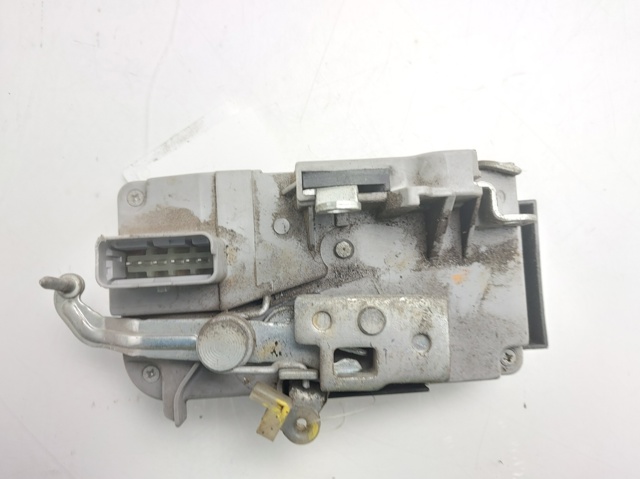 9136L8 Cerradura de puerta delantera derecha  en stock Sabadell