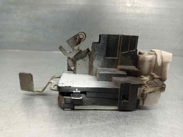 Cerradura de puerta delantera derecha 9136P4 PEUGEOT