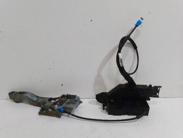 9136Y8 Cerradura de puerta delantera derecha  disponible Utrera