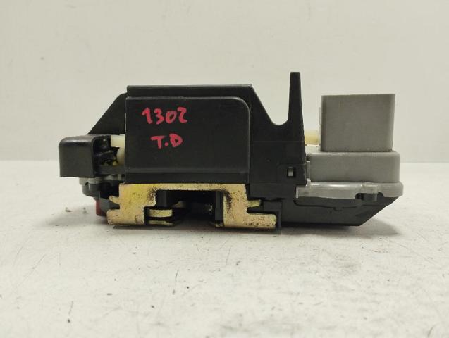 913894 PEUGEOT Cerradura de la puerta trasera derecha  en stock Gandía