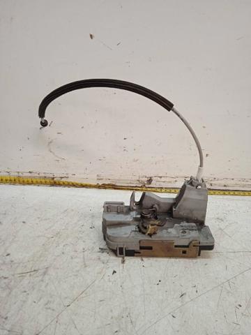 9138C0 PEUGEOT Cerradura de la puerta trasera derecha  en stock Córdoba