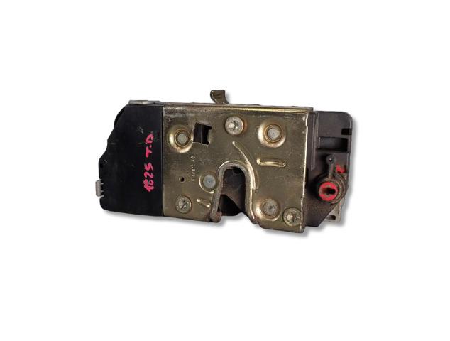 PEUGEOT 9138C0 Cerradura de la puerta trasera derecha  en stock Salamanca