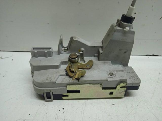9138G0 Cerradura de la puerta trasera derecha  disponible Utrera