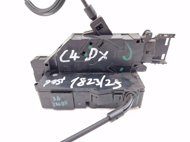 9138J8 Cerradura de la puerta trasera derecha  en stock Granada