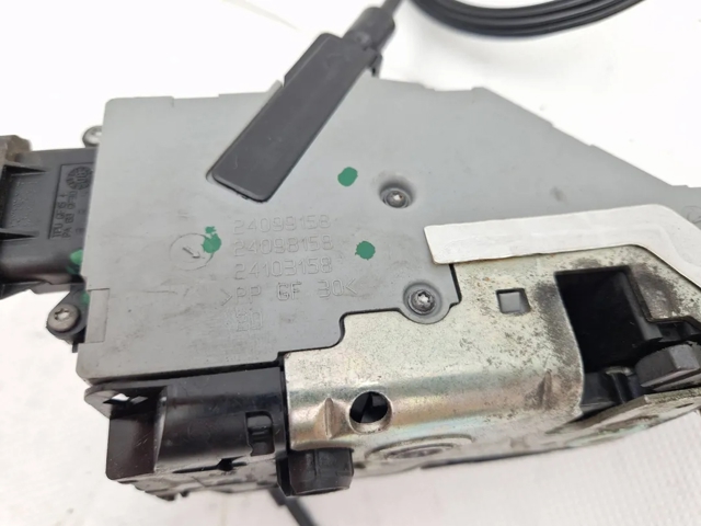 9138J8 Cerradura de la puerta trasera derecha  disponible Utrera