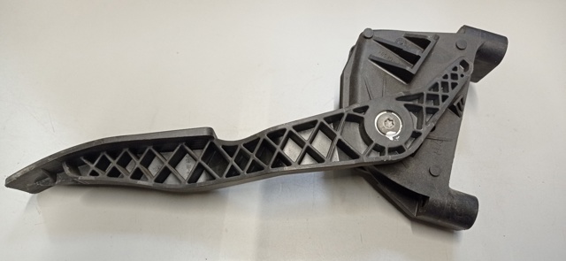 9157998 Pedal del acelerador comprar Almería