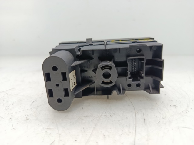 9185881 Interruptor de luces en el tablero  en stock Granada