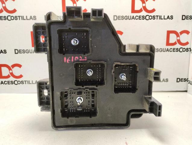 919502B100 HYUNDAI Caja de fusibles  en stock Gandía