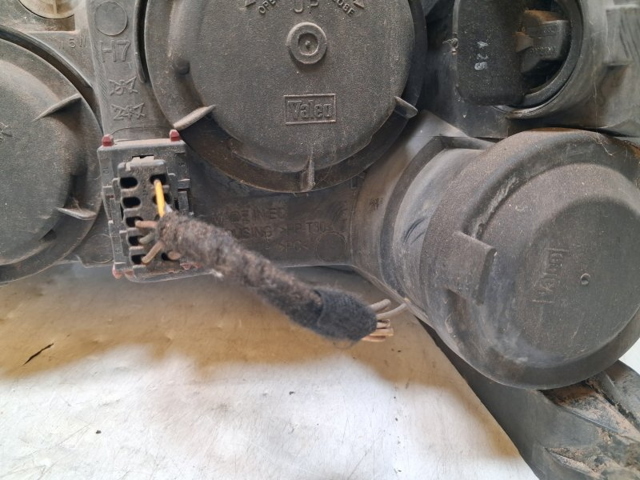 9196232 Faro derecho  comprar en Reus