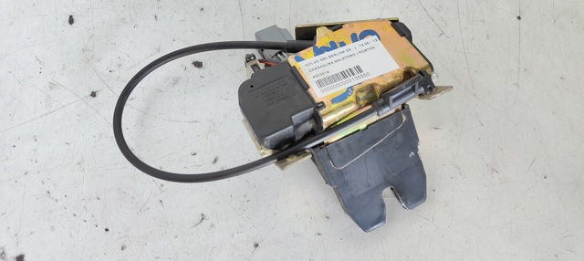 Cerradura, tapa del depósito de gasolina 9203514 Volvo