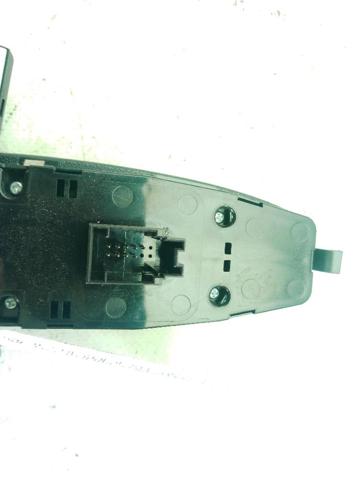 9208109 Interruptor de elevalunas delantera izquierda comprar Sevilla