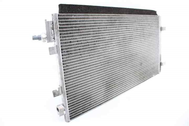 921003293R RENAULT Condensador de aire acondicionado  disponible Ourense