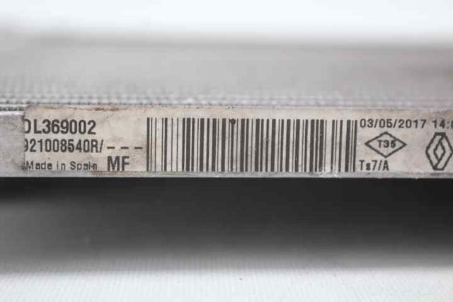 RENAULT 921004063R Condensador de aire acondicionado  disponible España