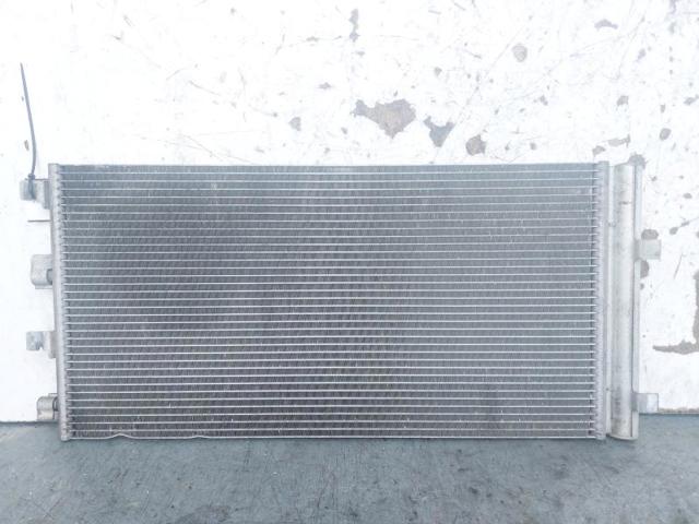 RENAULT 921008028R Condensador de aire acondicionado  disponible Lugo