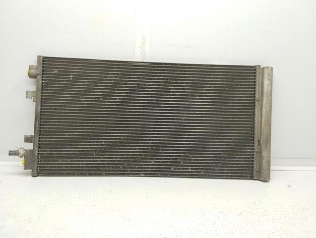RENAULT 921009956R Condensador de aire acondicionado  disponible España