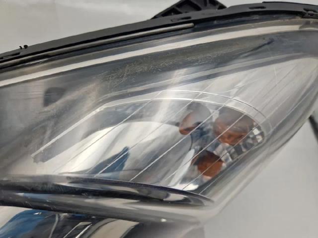 921011H070 HYUNDAI Faro izquierdo  en stock Córdoba