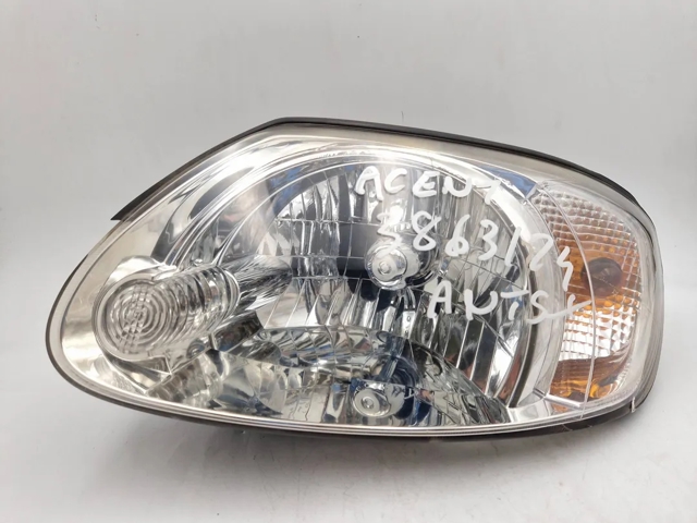 Faros delanteros 9210125010 HYUNDAI