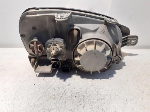 HYUNDAI 9210126025 Faro izquierdo  en stock Terrassa