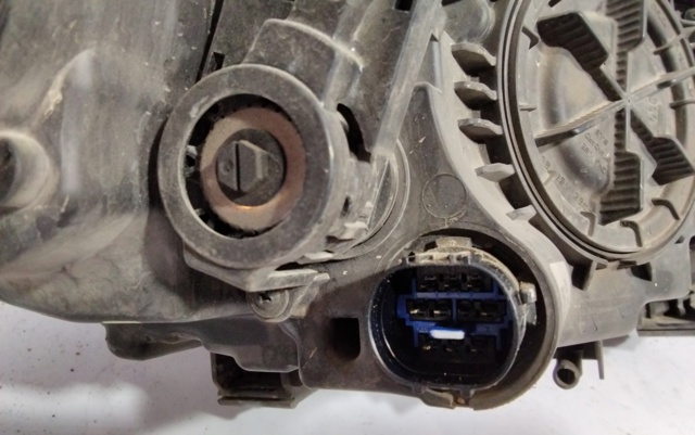 Faros 92101D7100 HYUNDAI