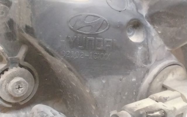 921021CXXX HYUNDAI Faro derecho  en stock Huelva