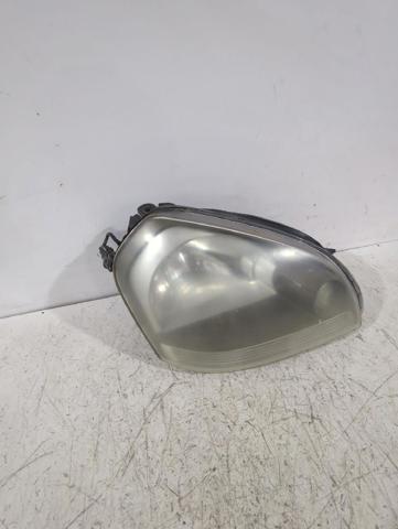 921042E020 Faro derecho  en stock Sabadell