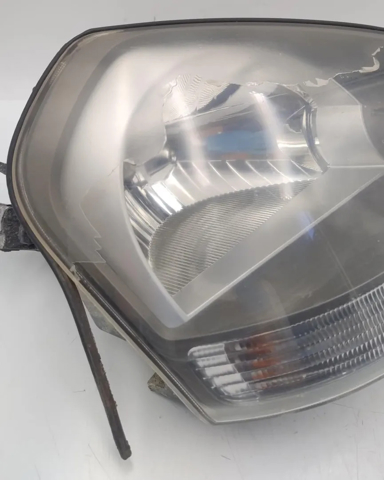 921042E020 Faro derecho  disponible Utrera