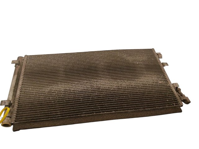 RENAULT 921100001R Condensador aire acondicionado  en stock Salamanca