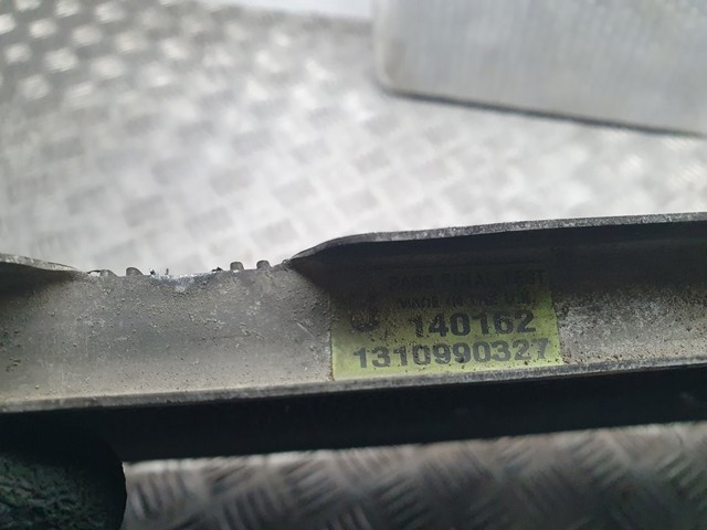 Condensador de aire acondicionado 921102F000 NISSAN