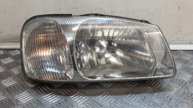 9212025020 HYUNDAI Faro derecho  en stock Huelva