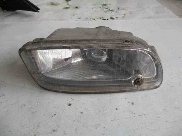 Faro antiniebla derecho 9220238003 Hyundai/Kia